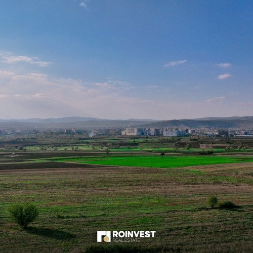 Parcelë në shitje!