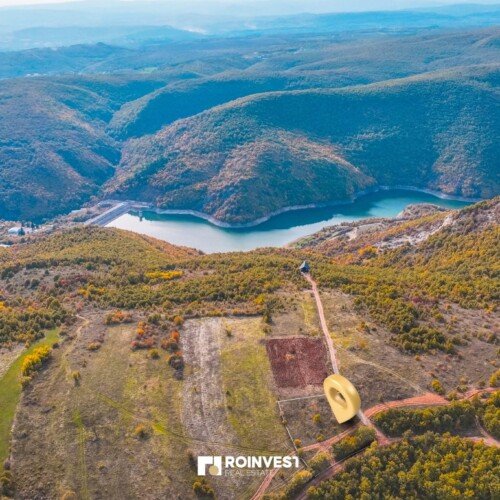 Parcelë në shitje!