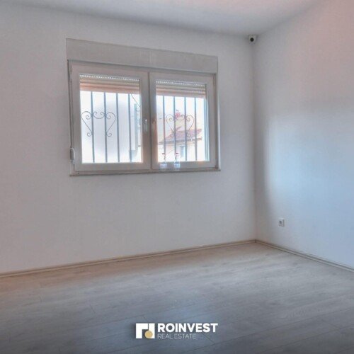 Banesë me qira për zyre!