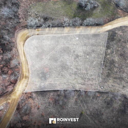 Parcelë në shitje!