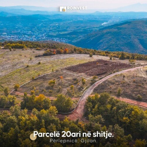 Parcelë në shitje!