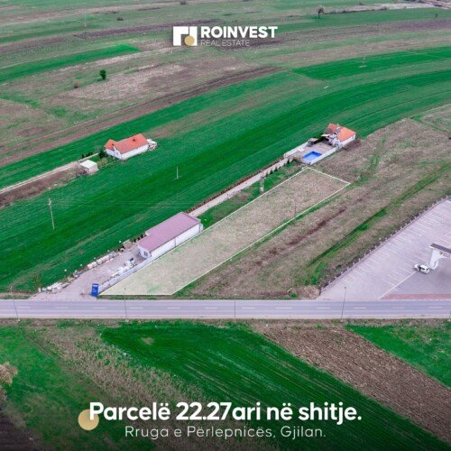 Parcelë në shitje!