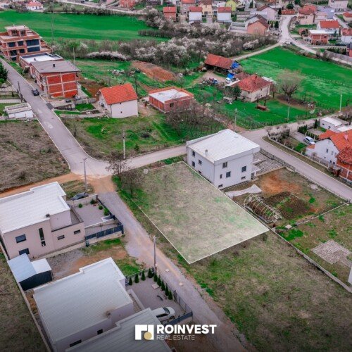 Parcelë në shitje!