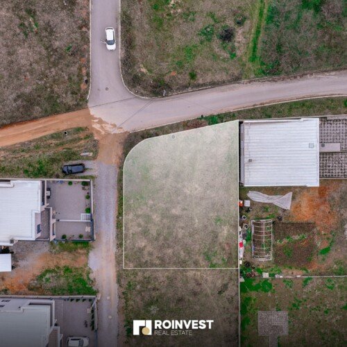 Parcelë në shitje!