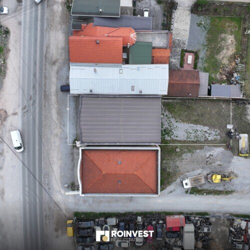 Shitet objekti 440m² e ndërtuar në 4.9 ari parcelë!