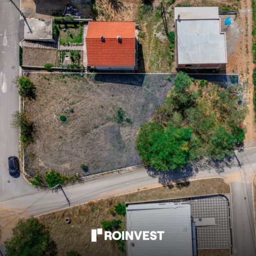 Parcelë në shitje!