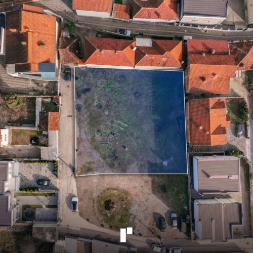 Parcelë në shitje!