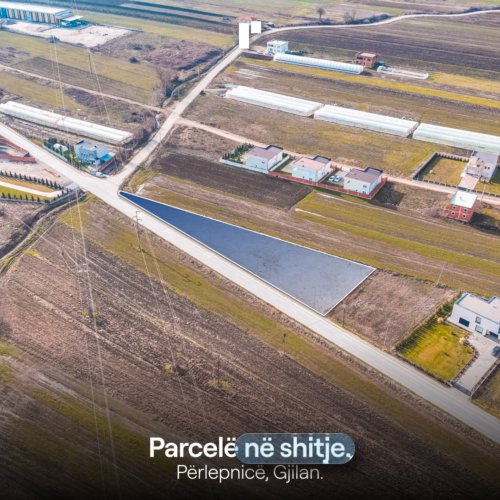 Parcelë në shitje!