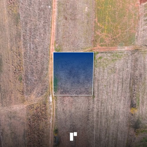 Parcelë në shitje!