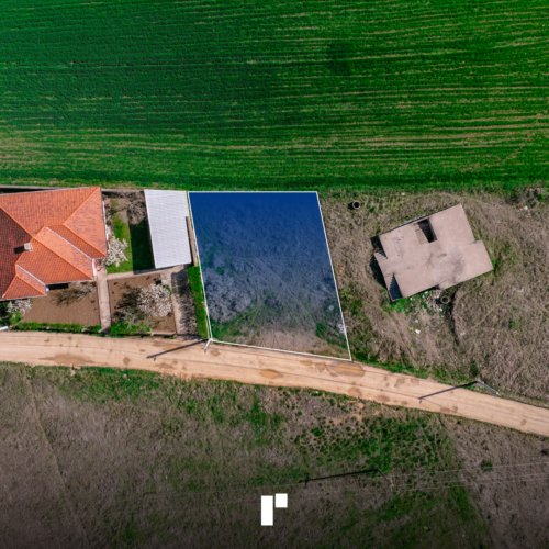 Parcelë në shitje!