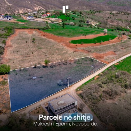 Parcelë në shitje!