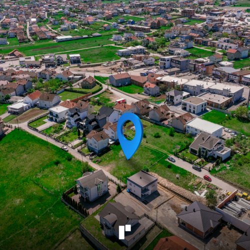 Parcelë në shitje!