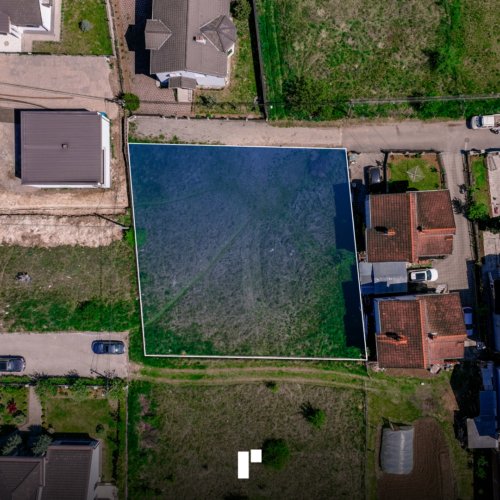 Parcelë në shitje!