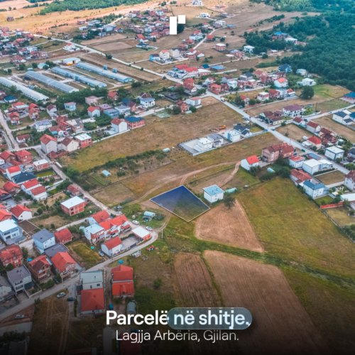 Parcelë në shitje!