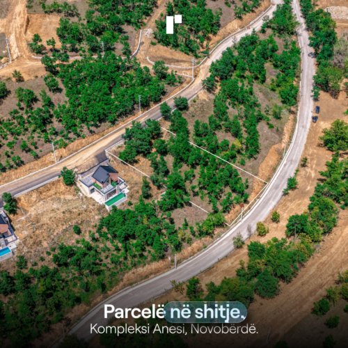 Parcelë në shitje!